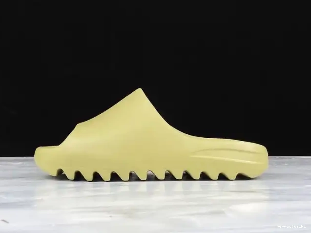 Yeezy 'Resin' Adidas FX0494 Slides 0702